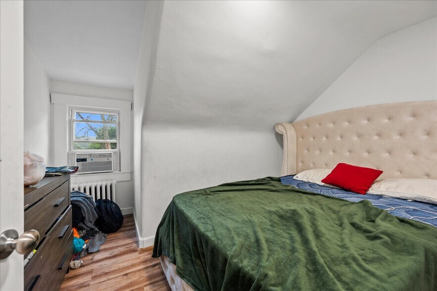 More Photos Of 95 Grant St, Rye Brook Multifamily For Sale