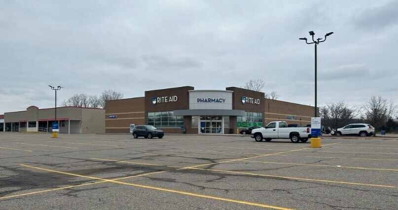 More Photos Of 9098-9136 Miller Rd, Swartz Creek General Retail For Lease