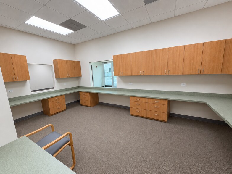 More Photos Of 5055 S Congress Ave, Lake Worth Medical For Lease