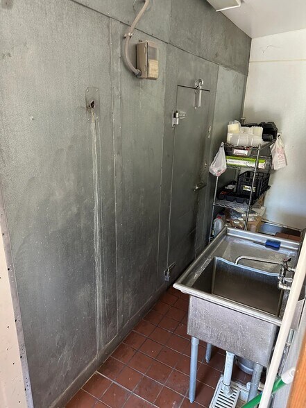 More Photos Of 4352-4360 N Sierra Way, San Bernardino Bar For Sale