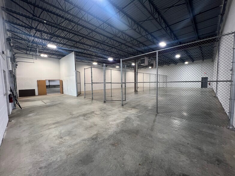 More Photos Of 4940 Aultman Rd, Canton Warehouse For Lease