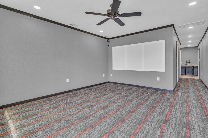 More Photos Of 603 Lake Murray Dr E, Ardmore Flex For Sale