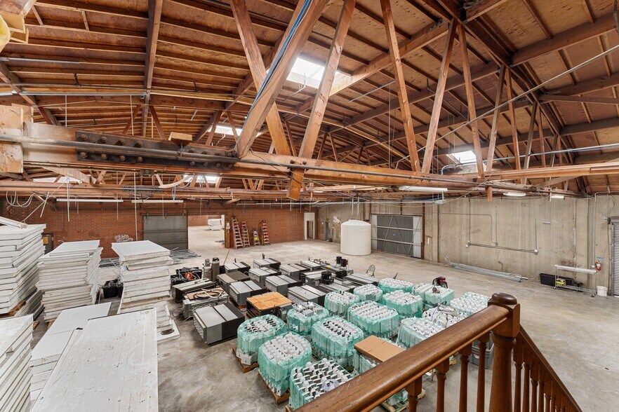 More Photos Of 15610 S Main St, Gardena Distribution For Sale