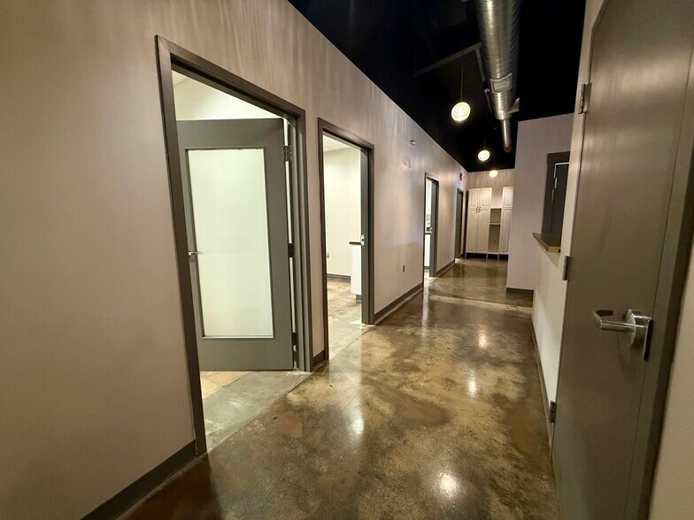 More Photos Of 2105 Juniper Lake Rd, West End Medical For Lease