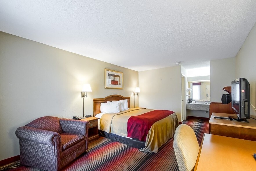 More Photos Of 337 Devereaux Dr, Natchez Hotel For Sale