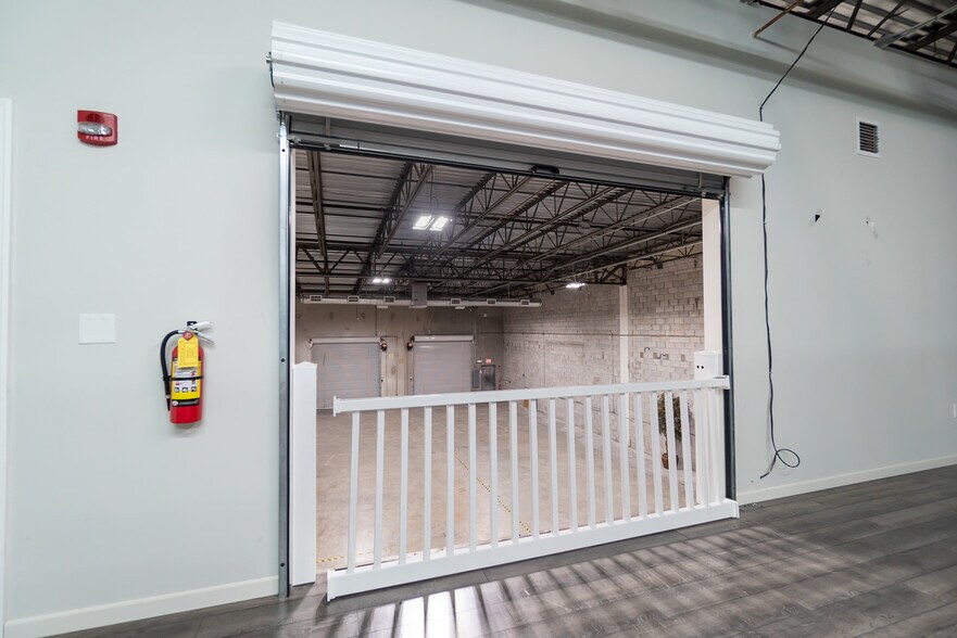 More Photos Of 679 NW Enterprise Dr, Port Saint Lucie Light Distribution For Sale