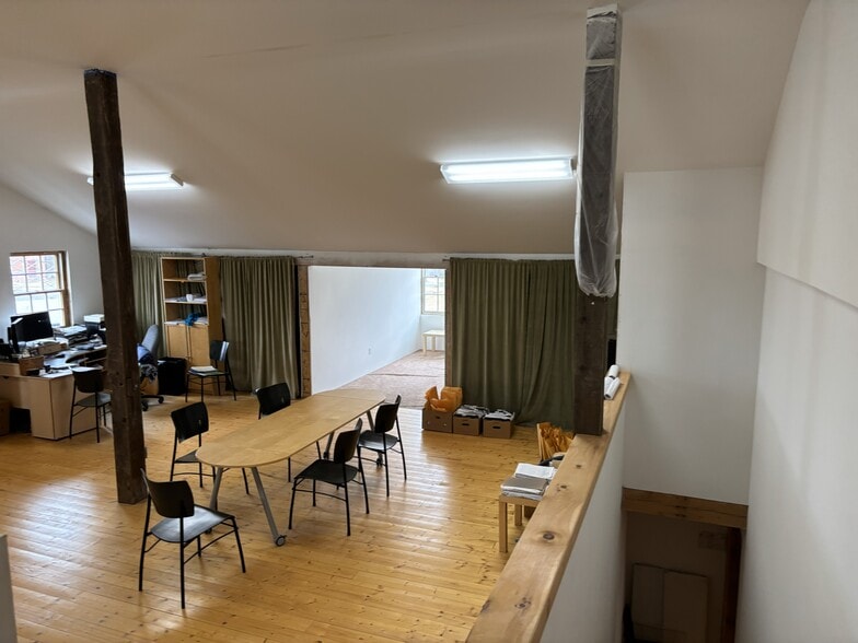 More Photos Of 138 Main Rd, Westhampton Restaurant For Lease