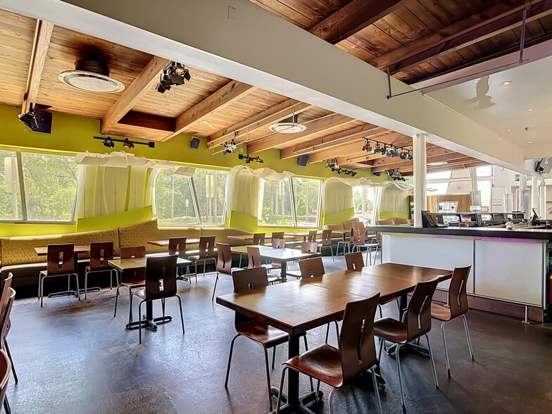More Photos Of 220 N Williamson Blvd, Ormond Beach Restaurant For Sale