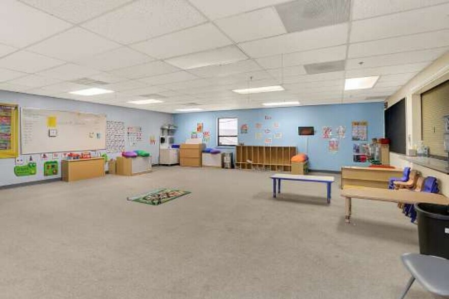 More Photos Of 1745 N Cameron St, Harrisburg Schools For Lease