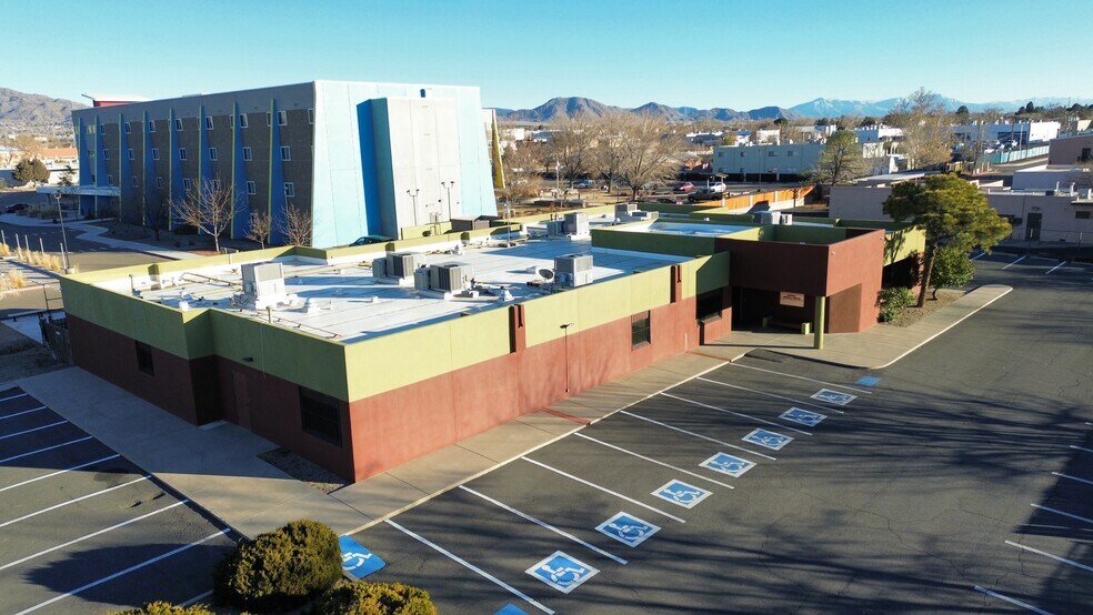 More Photos Of 8010 Mountain Rd NE, Albuquerque Medical For Lease