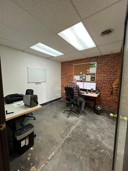 More Photos Of 164 NW Greenwood Ave, Bend Office For Lease