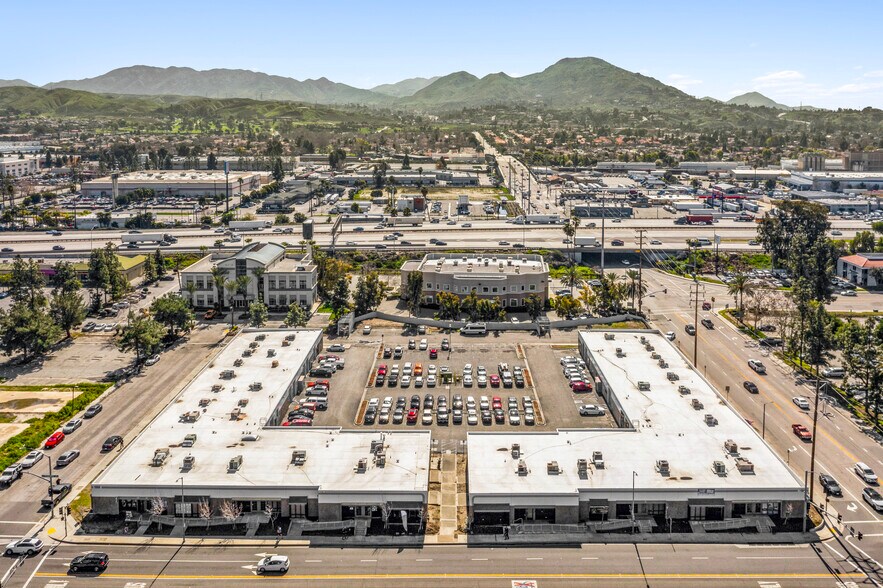 More Photos Of 165 W Hospitality Ln, San Bernardino Flex For Lease