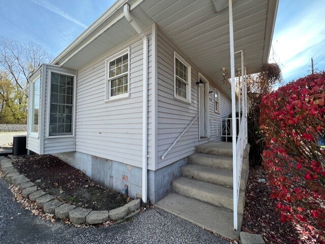 More Photos Of 850 Market St, Yorkville Medical For Sale