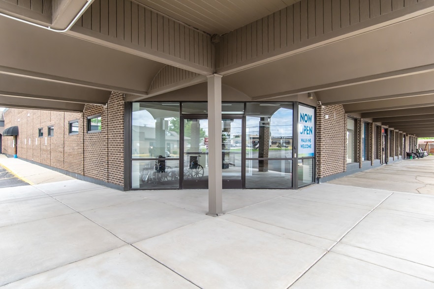 More Photos Of 1715 N Division St, Morris Unknown For Lease