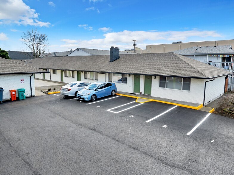 More Photos Of 1904 SE 80th Ave, Portland Apartments For Sale