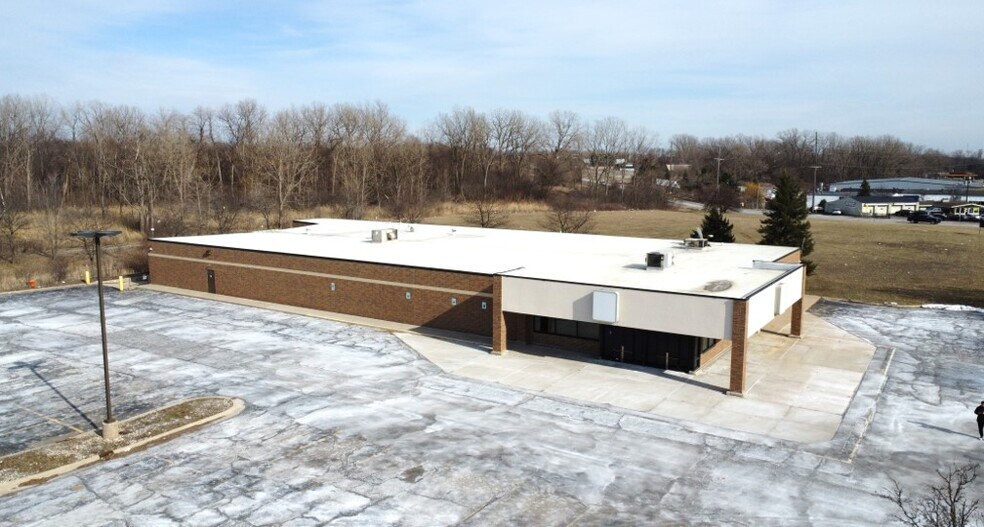 Primary Photo Of 2060 Dixie Hwy, Waterford Supermarket For Lease