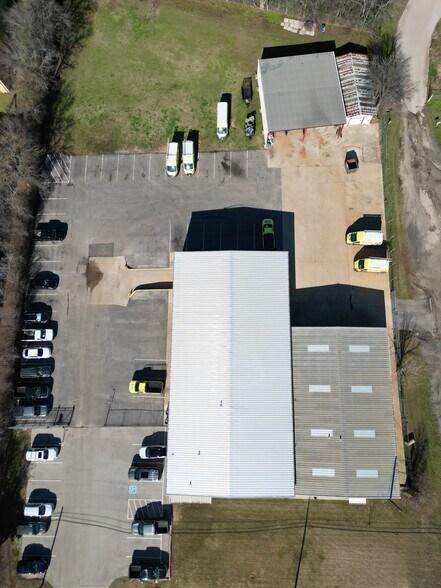 More Photos Of 2320 E Erwin St, Tyler Light Distribution For Sale