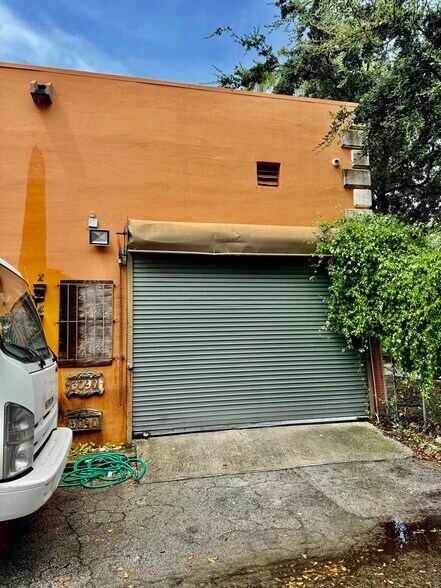 More Photos Of 3090 SW 8th St, Miami Freestanding For Lease
