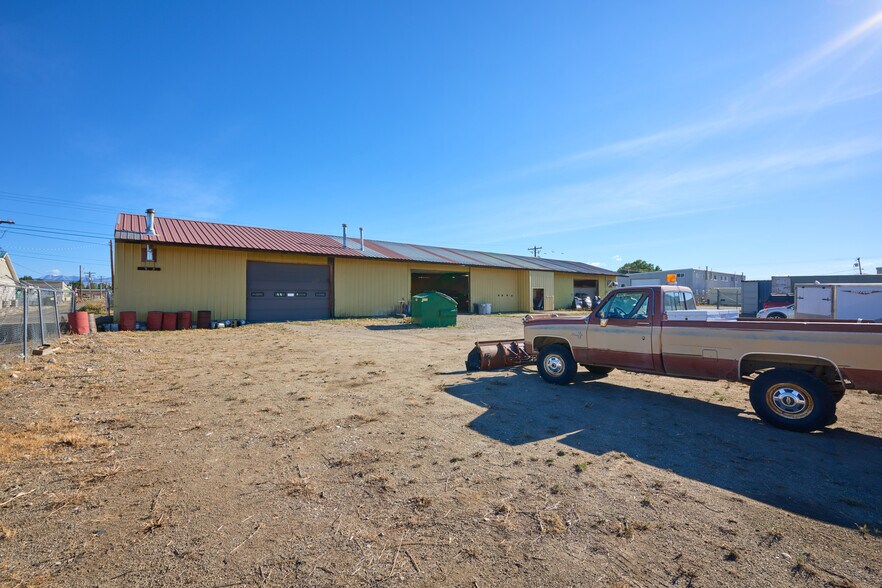 More Photos Of 601 S 10th St, Gunnison Warehouse For Sale