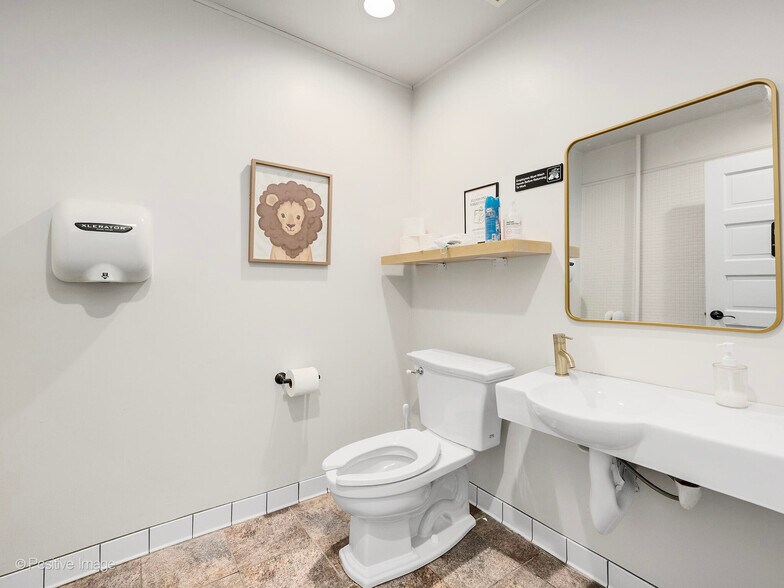 More Photos Of 501-503 Duane St, Glen Ellyn Apartments For Lease