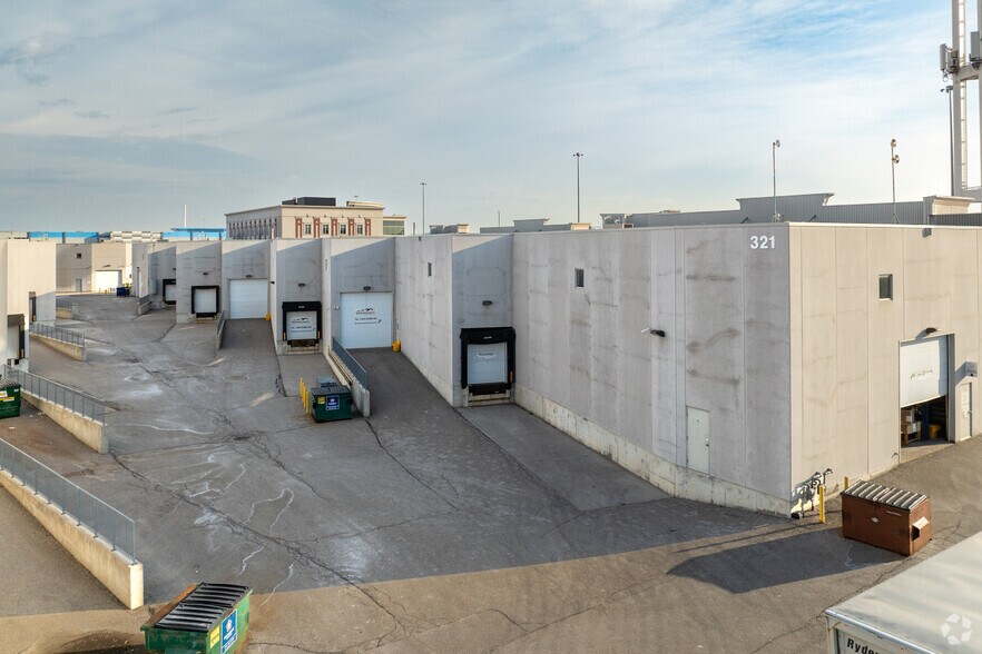 More Photos Of 321 Cityview Blvd, Vaughan Light Manufacturing For Lease