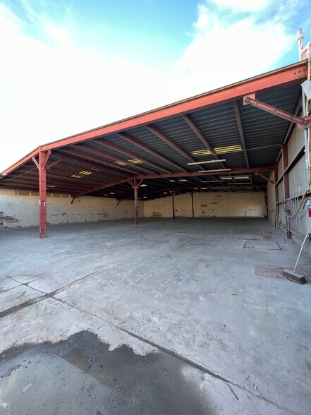 More Photos Of 14600 S Western Ave, Gardena Manufacturing For Lease
