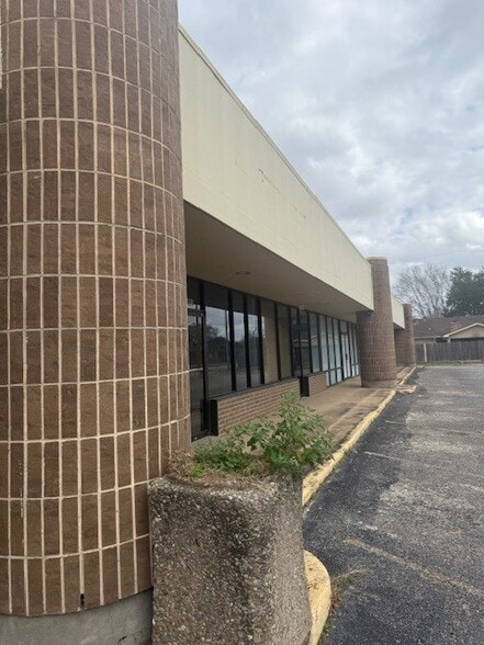 More Photos Of 2420 Cartwright, Missouri City Restaurant For Sale