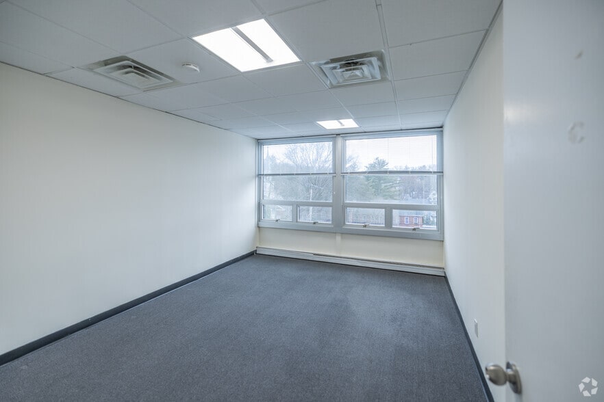 More Photos Of 111 N Central Ave, Hartsdale Office For Lease
