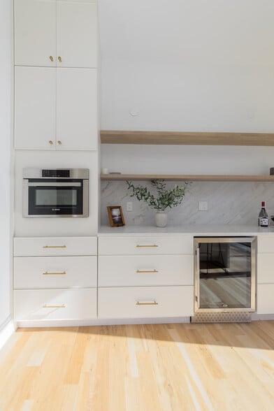 More Photos Of 16 Goodwin Pl, Brooklyn Multifamily For Sale