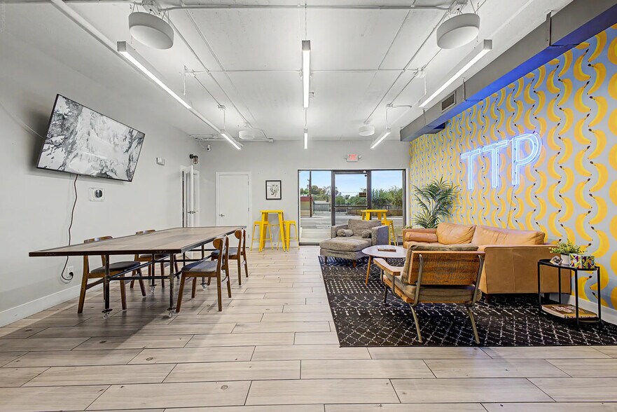 More Photos Of 2800 N 24th St, Phoenix Office For Lease