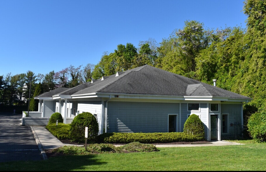 More Photos Of 118 N Country Rd, Port Jefferson Medical For Sale