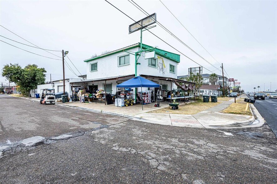 More Photos Of 3002 Santa Ursula Ave, Laredo General Retail For Sale