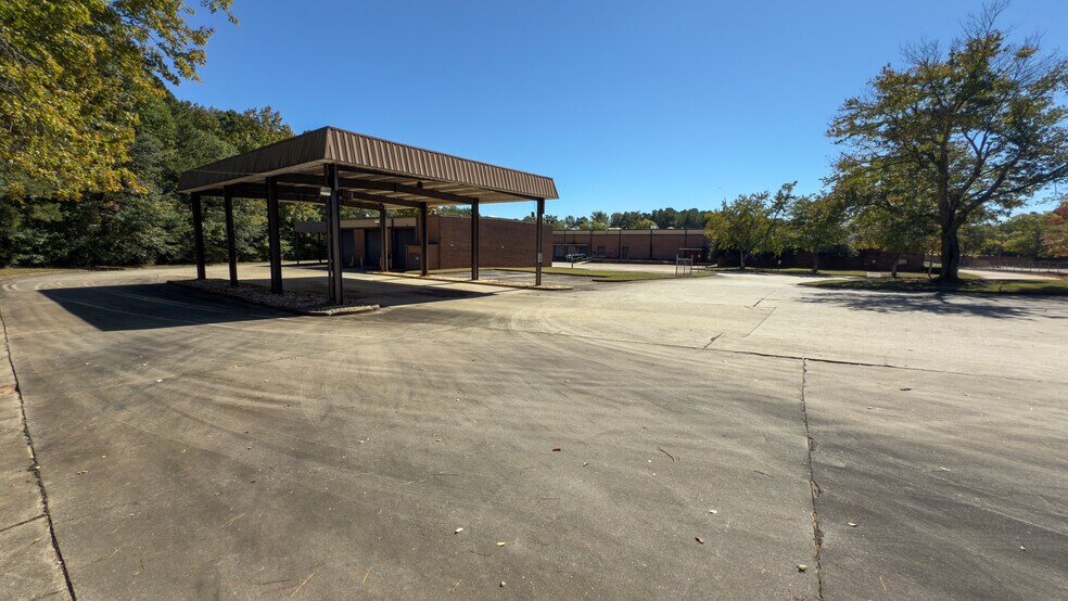 More Photos Of 2400 Mellon Ct, Decatur Distribution For Lease