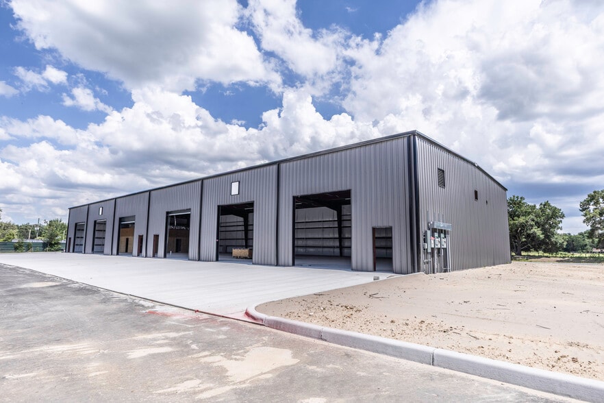 More Photos Of 3023 E C 48, Center Hill Warehouse For Sale