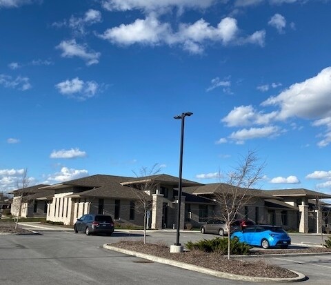 More Photos Of 16045 108th Ave, Orland Park Medical For Lease