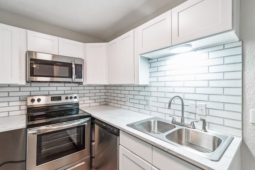 More Photos Of 117 Cedarwood Dr, Lebanon Apartments For Sale