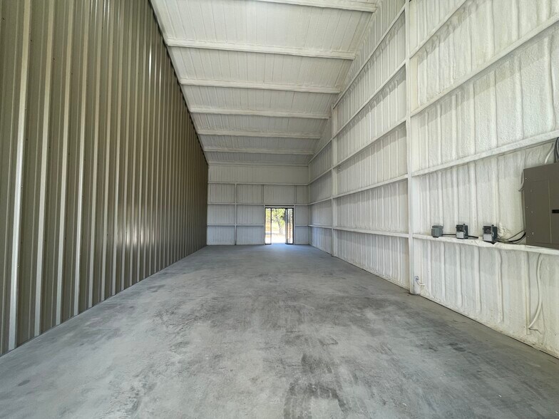 More Photos Of 615 FM 371, Gainesville Showroom For Sale