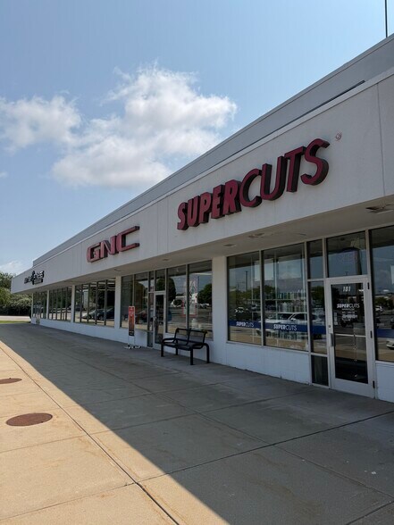 More Photos Of 175 Highland Ave, Seekonk Fast Food For Lease