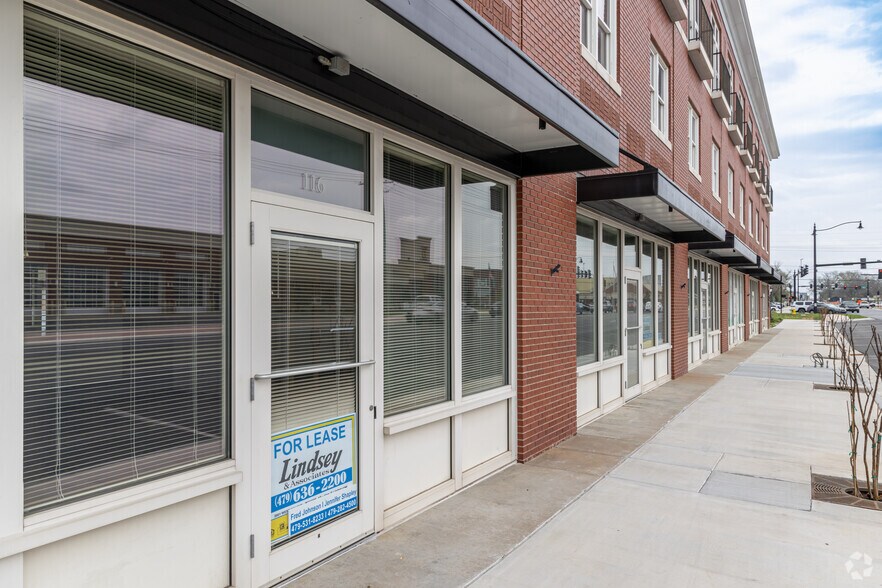 More Photos Of 809 SW A St, Bentonville Office Residential For Lease