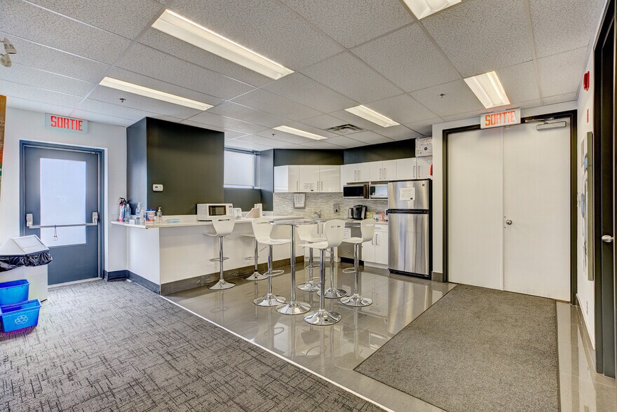 More Photos Of 510 Boul Saint-Laurent, Montréal Loft Creative Space For Sale