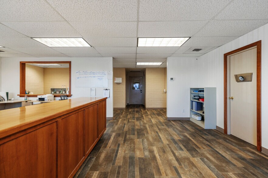 More Photos Of 3735 Washburn Way, Klamath Falls Warehouse For Lease