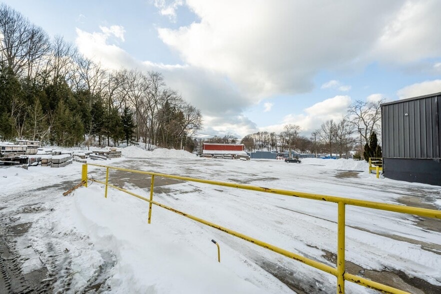 More Photos Of 521 Langley Ave, Saint Joseph Industrial For Sale