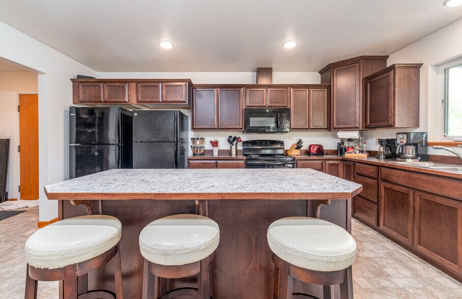 More Photos Of 400 JS Dr, Craig Flex For Sale