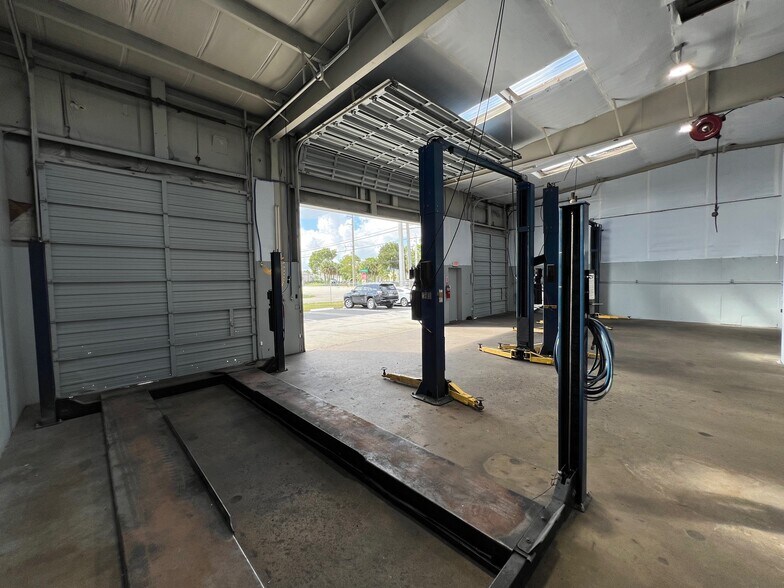 More Photos Of 3426 S Military Trl, Lake Worth Auto Repair For Sale