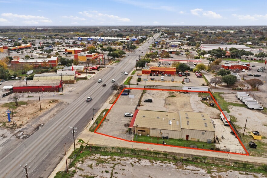 Primary Photo Of 3439 Roosevelt Ave, San Antonio Service For Lease