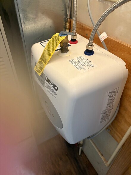 More Photos Of 145 E Main St, Sedan General Retail For Sale