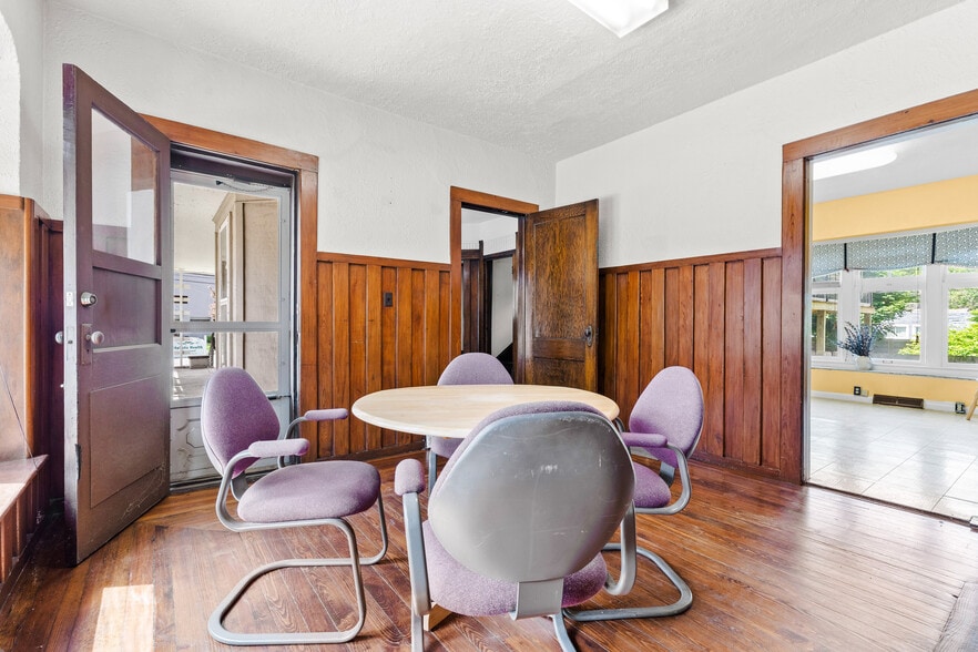 More Photos Of 15522 Madison Ave, Lakewood General Retail For Sale