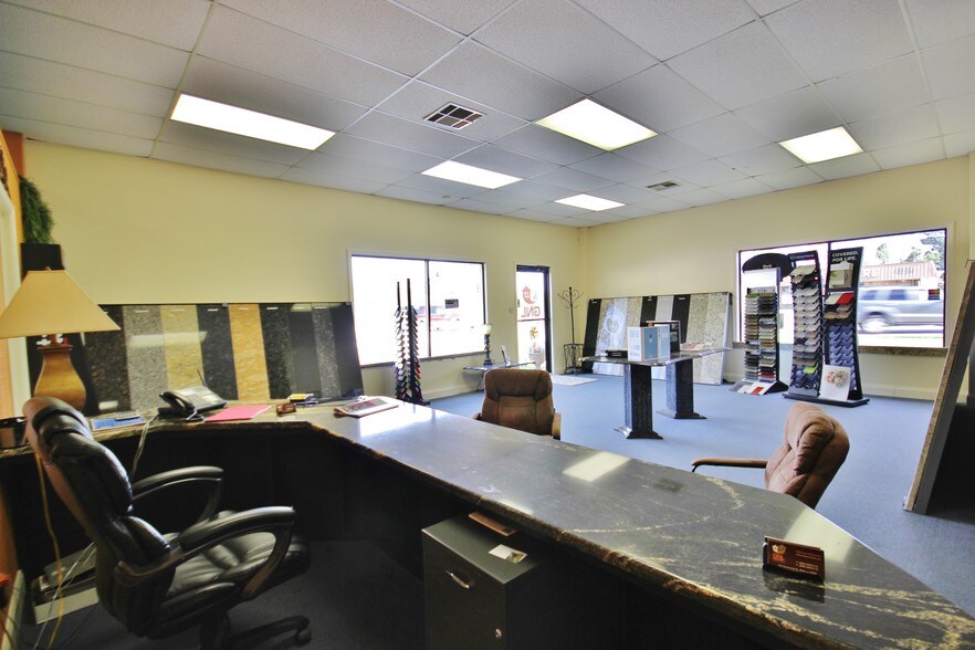 More Photos Of 101-181 Commercial Sq, Slidell Storefront Retail Office For Lease