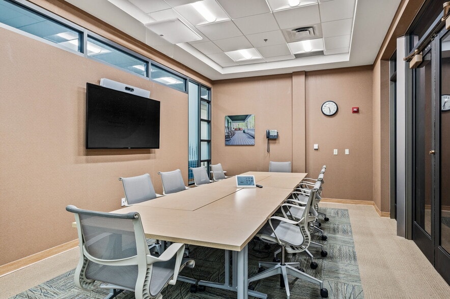 More Photos Of 1601 Ups Dr, Louisville Office For Sale