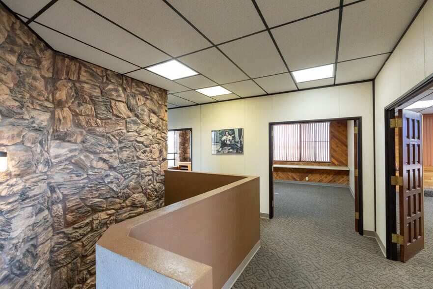 More Photos Of 1249 E Ridgecrest Blvd, Ridgecrest Office For Sale